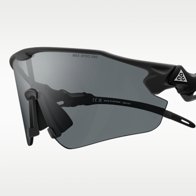 Nike ACG Vista Peak Photochromic Sunglasses. Nike LU
